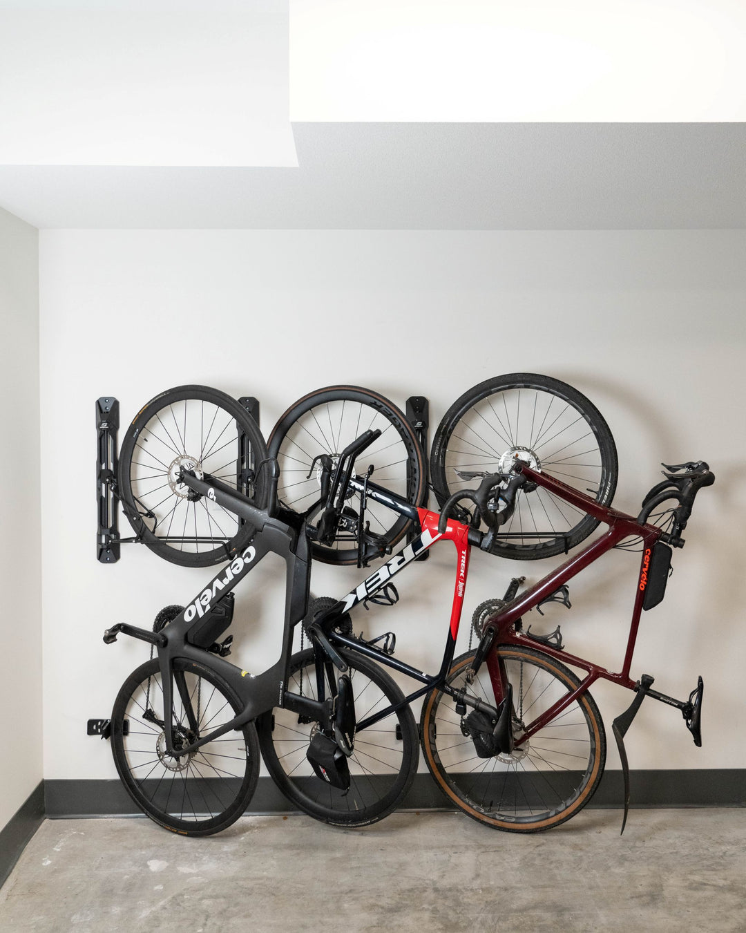 値下げ！swagman HANG IT ロードバイクスタンド Swagman Hang It Bike Hanger : Amazon.in: Home & Kitchen
