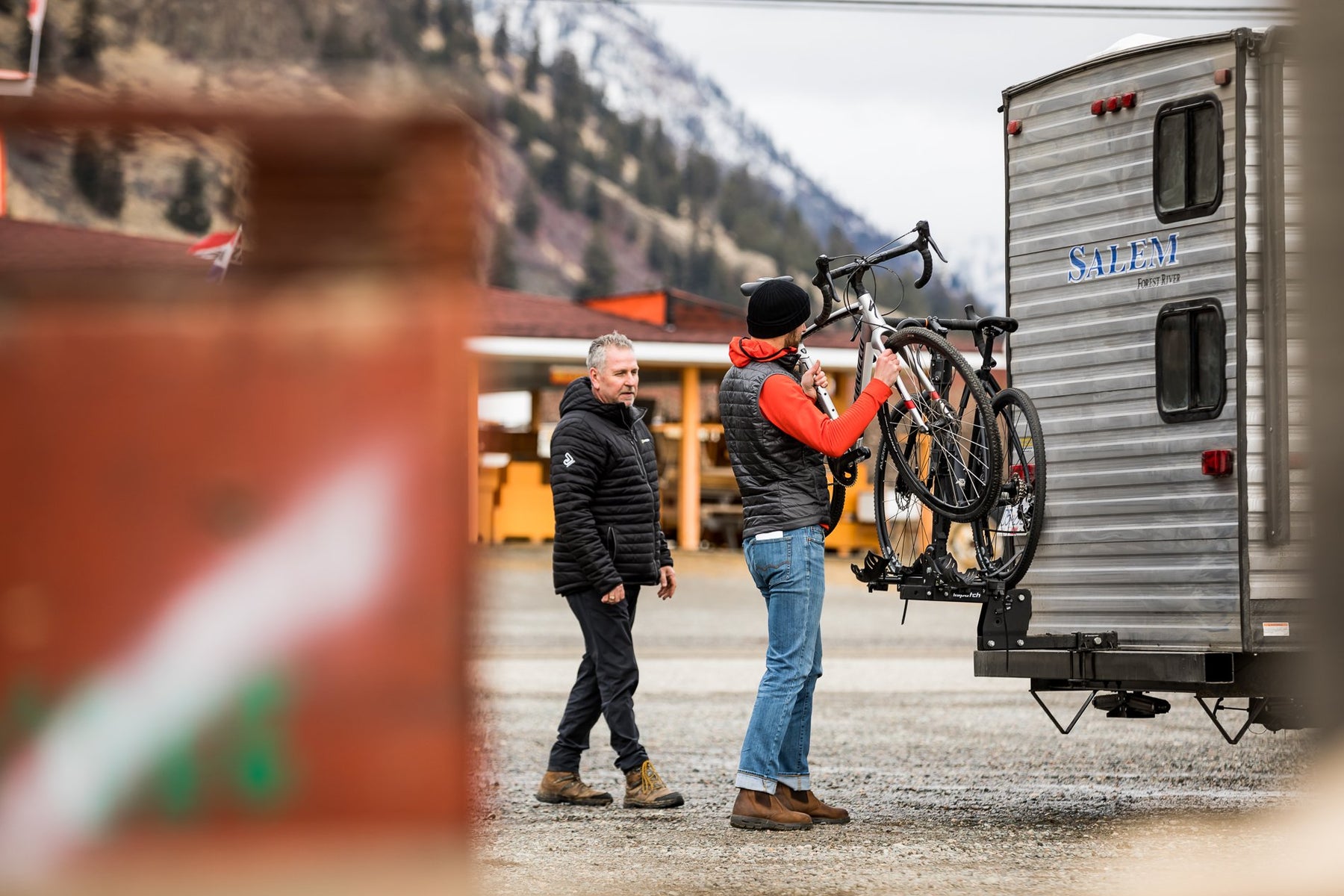 DISPATCH RV Approved Hitch Mount Platform Rack – Swagman (US)