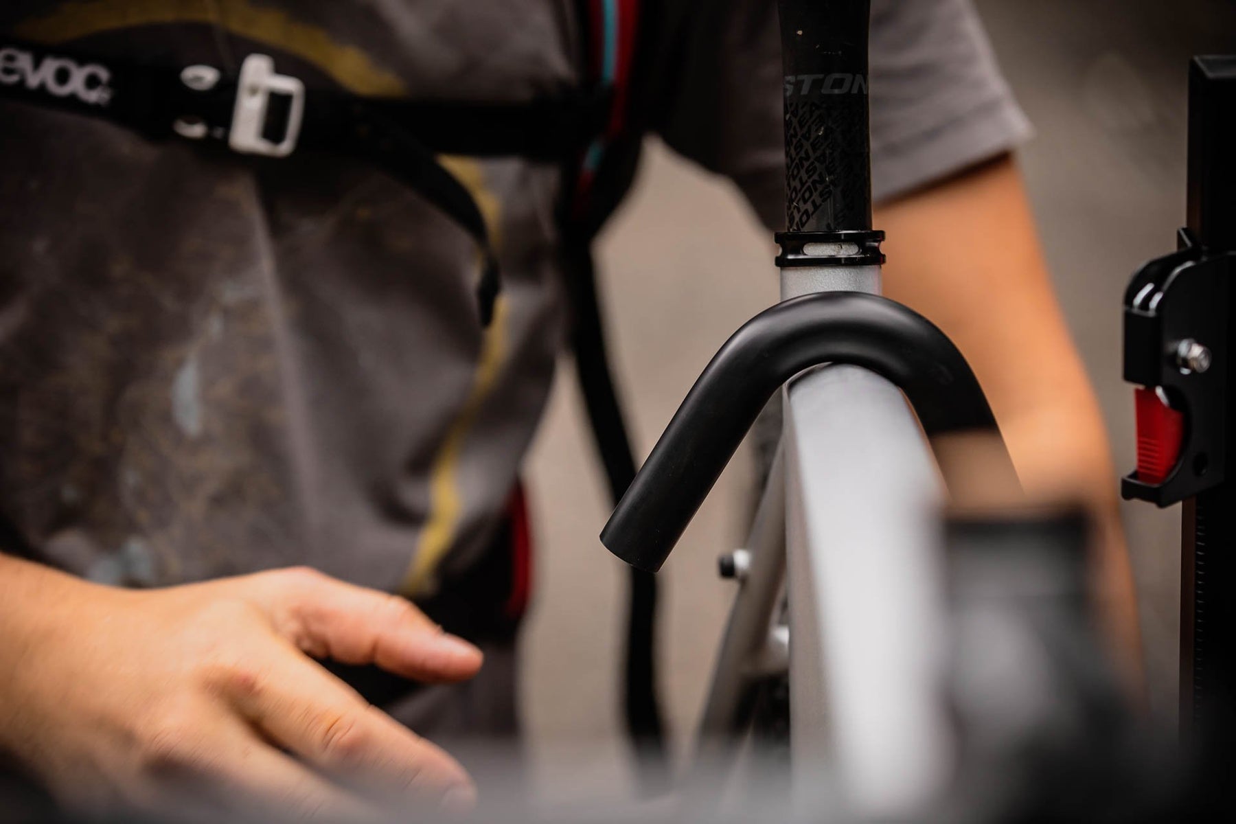 Swagman xtc2 tilt hitch mount bike rack 64671 outlet